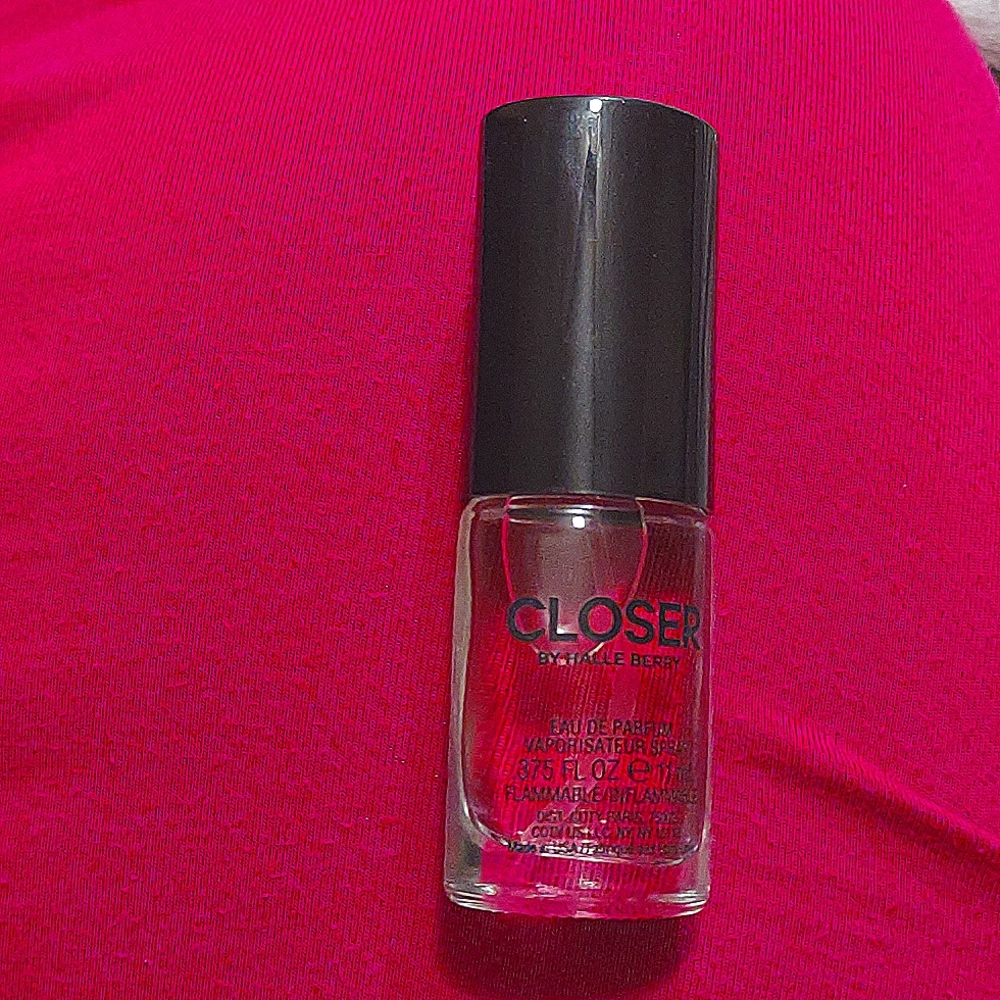Perfume name: Closed by Halle Berry
